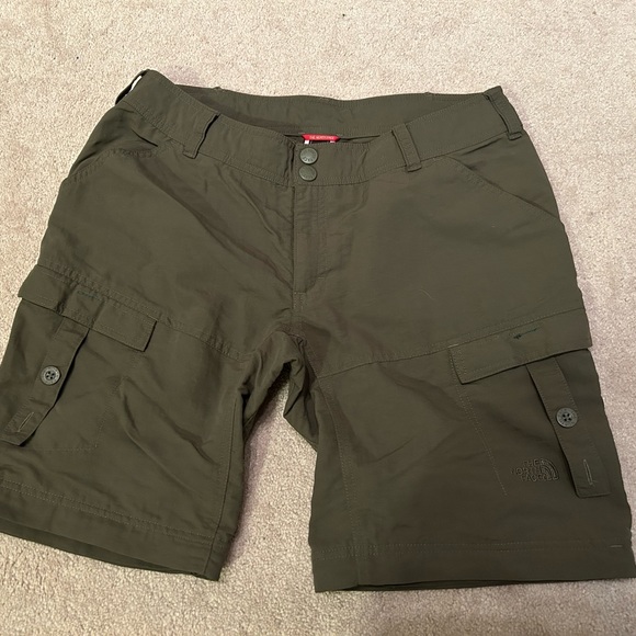 The North Face Women's Convertible Hiking Pants. - Picture 4 of 6